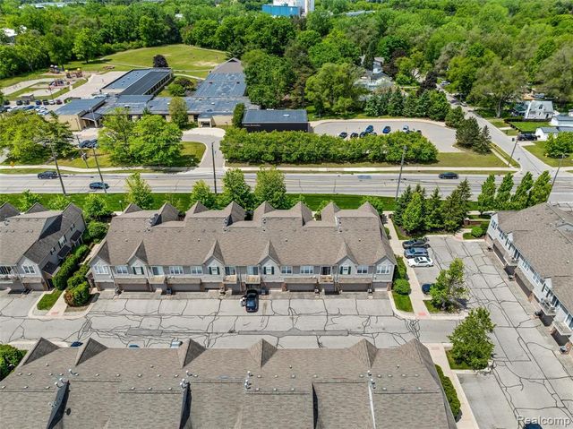 340 N Wixom Road, Wixom, MI 48393