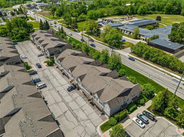 340 N Wixom Road, Wixom, MI 48393