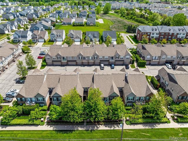 340 N Wixom Road, Wixom, MI 48393