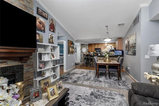 340 N Wixom Road, Wixom, MI 48393