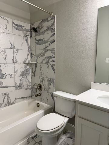2306 Lamberth Court, Heath, TX 75126
