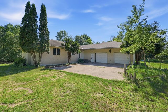 1630 221st Avenue NW, Cedar, MN 55011