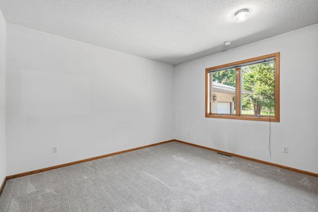 1630 221st Avenue NW, Cedar, MN 55011