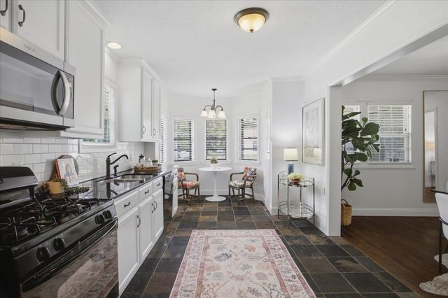 2721 Benbrook Boulevard, Fort Worth, TX 76109