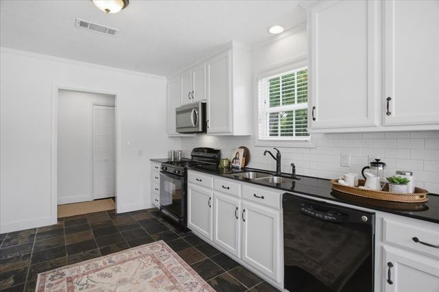 2721 Benbrook Boulevard, Fort Worth, TX 76109
