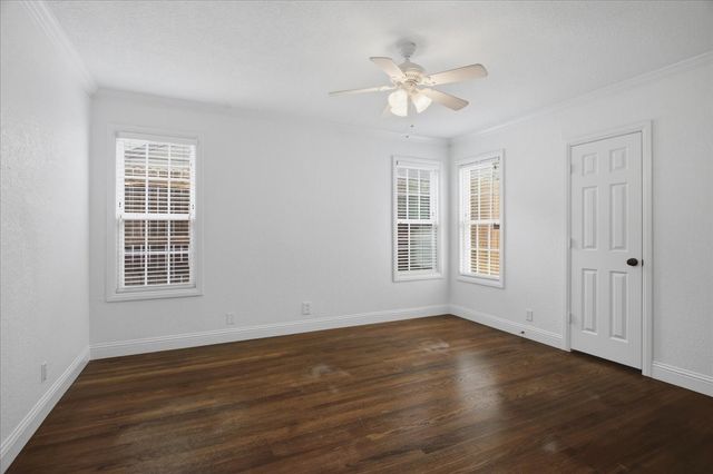 2721 Benbrook Boulevard, Fort Worth, TX 76109