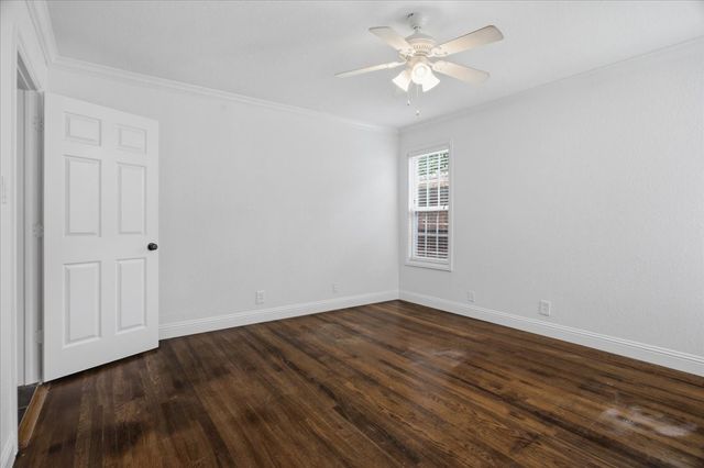 2721 Benbrook Boulevard, Fort Worth, TX 76109