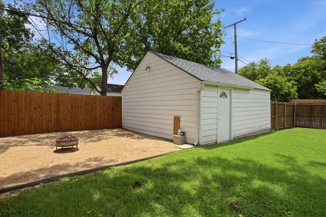2721 Benbrook Boulevard, Fort Worth, TX 76109