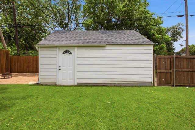 2721 Benbrook Boulevard, Fort Worth, TX 76109
