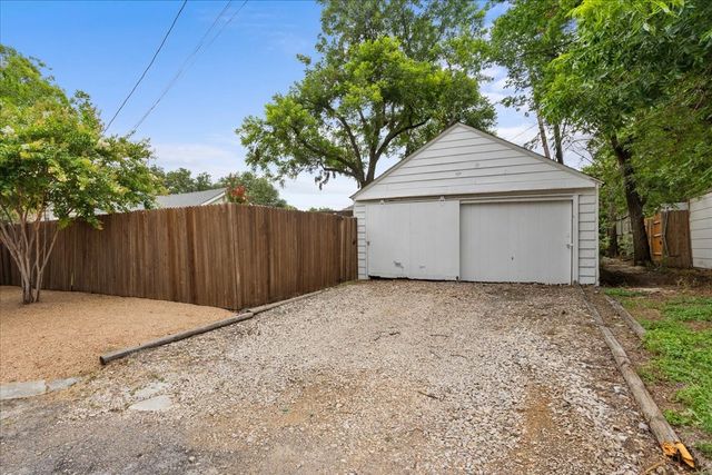 2721 Benbrook Boulevard, Fort Worth, TX 76109