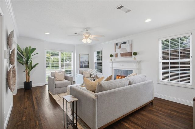 2721 Benbrook Boulevard, Fort Worth, TX 76109
