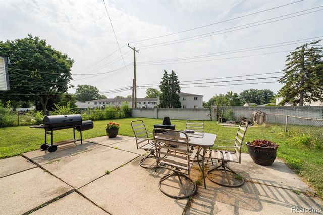 19922 Parkside Street, Saint Clair Shores, MI 48080