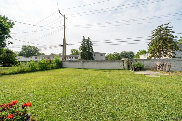 19922 Parkside Street, Saint Clair Shores, MI 48080