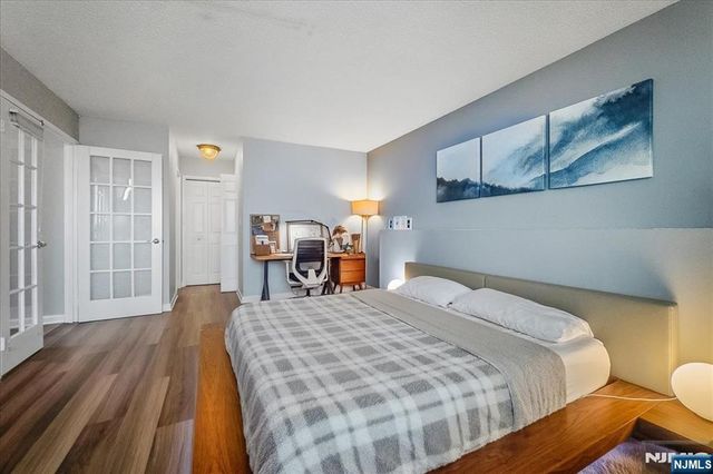 730 Harmon Cove Tower, Secaucus, NJ 07094