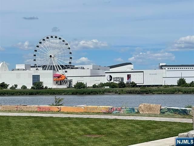 730 Harmon Cove Tower, Secaucus, NJ 07094