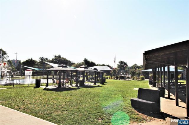 730 Harmon Cove Tower, Secaucus, NJ 07094