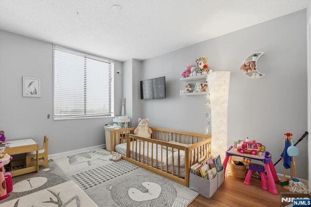 730 Harmon Cove Tower, Secaucus, NJ 07094