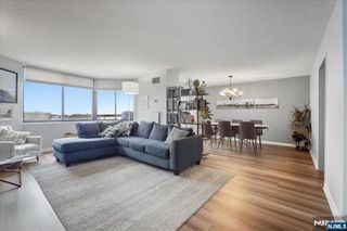 730 Harmon Cove Tower, Secaucus, NJ 07094