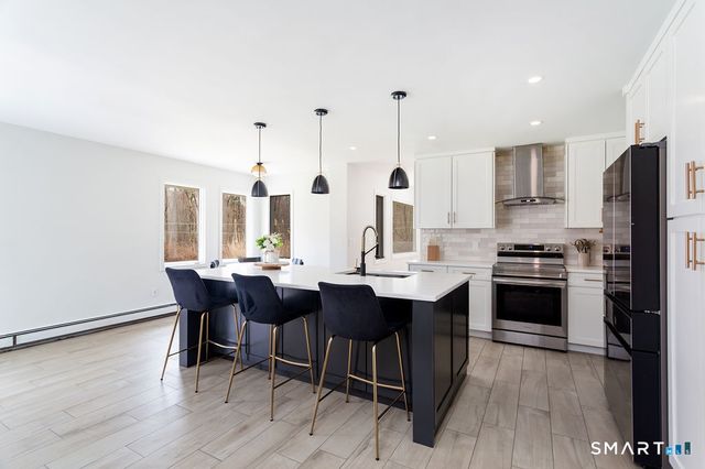 6 Daniels Drive, Danbury, CT 06811