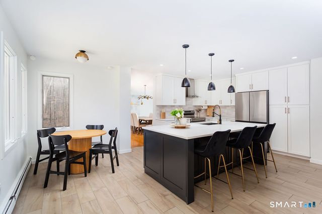 6 Daniels Drive, Danbury, CT 06811