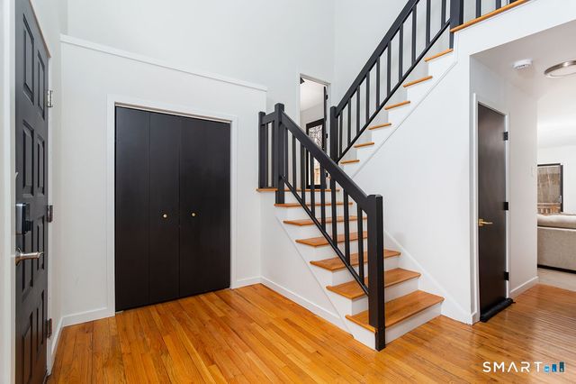 6 Daniels Drive, Danbury, CT 06811