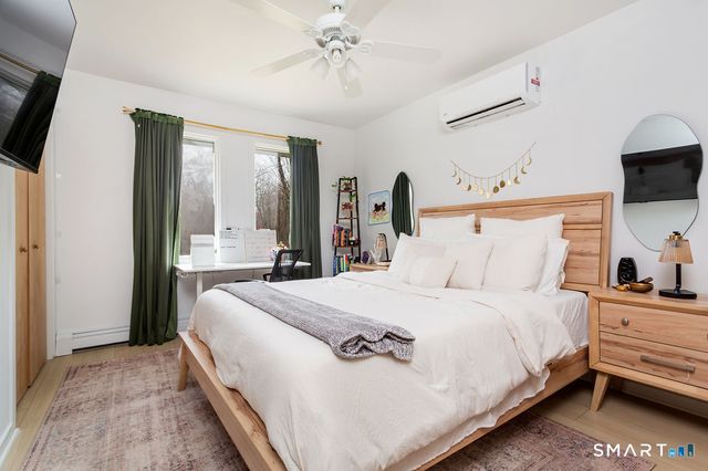 6 Daniels Drive, Danbury, CT 06811