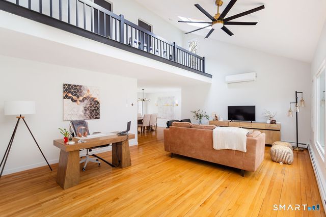 6 Daniels Drive, Danbury, CT 06811