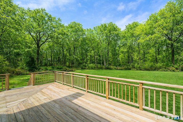 6 Daniels Drive, Danbury, CT 06811