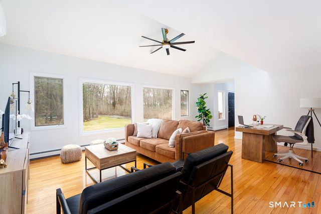 6 Daniels Drive, Danbury, CT 06811