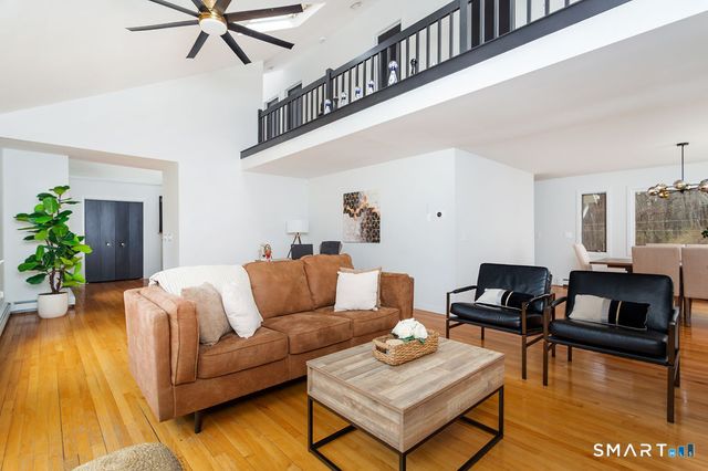 6 Daniels Drive, Danbury, CT 06811