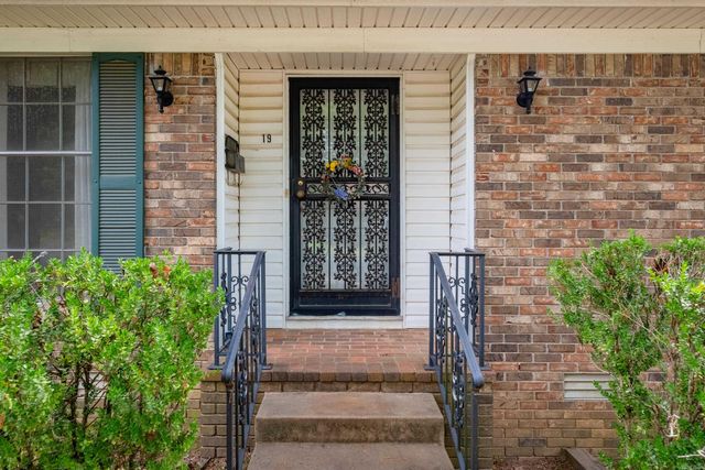 19 Queenspark Road, Little Rock, AR 72227