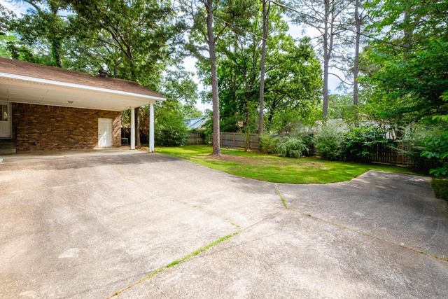 19 Queenspark Road, Little Rock, AR 72227