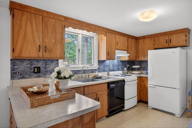 42 Uncle Israel's Road, Orleans, MA 02653