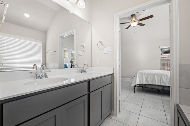 3722 Amoroso Drive, Rosharon, TX 77583