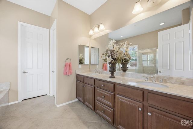 10017 Francois Lane, Bakersfield, CA 93306