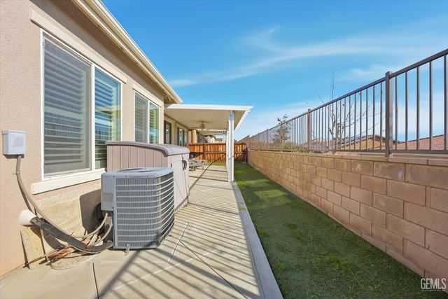 10017 Francois Lane, Bakersfield, CA 93306