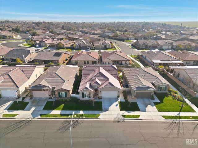 10017 Francois Lane, Bakersfield, CA 93306