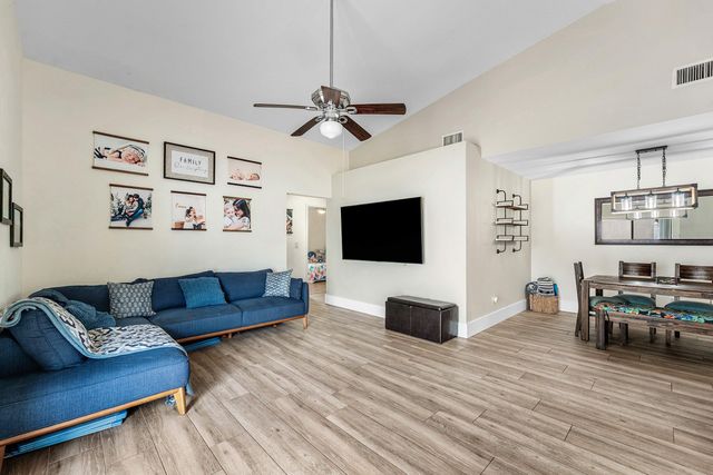 28 Paxford Lane, Boynton Beach, FL 33426