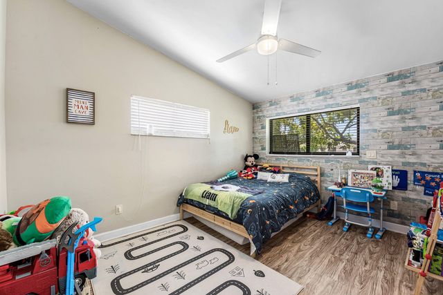 28 Paxford Lane, Boynton Beach, FL 33426