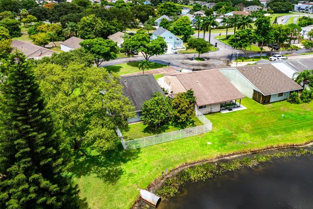 28 Paxford Lane, Boynton Beach, FL 33426