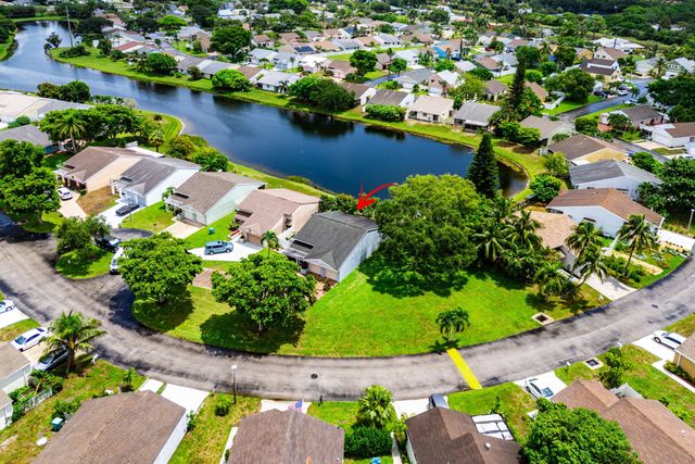 28 Paxford Lane, Boynton Beach, FL 33426