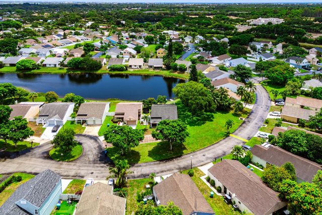 28 Paxford Lane, Boynton Beach, FL 33426