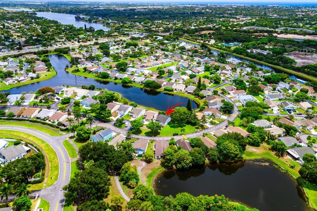 28 Paxford Lane, Boynton Beach, FL 33426