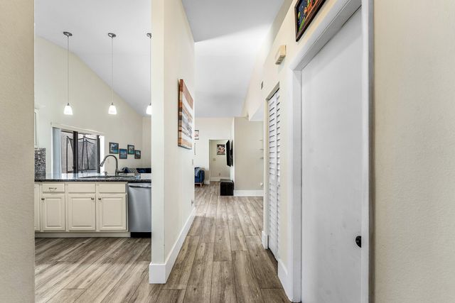 28 Paxford Lane, Boynton Beach, FL 33426