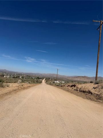 1 Japatul Rd, Apple Valley, CA 92308