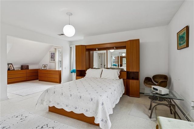 306 Indian Springs RD, Williamsburg, VA 23185