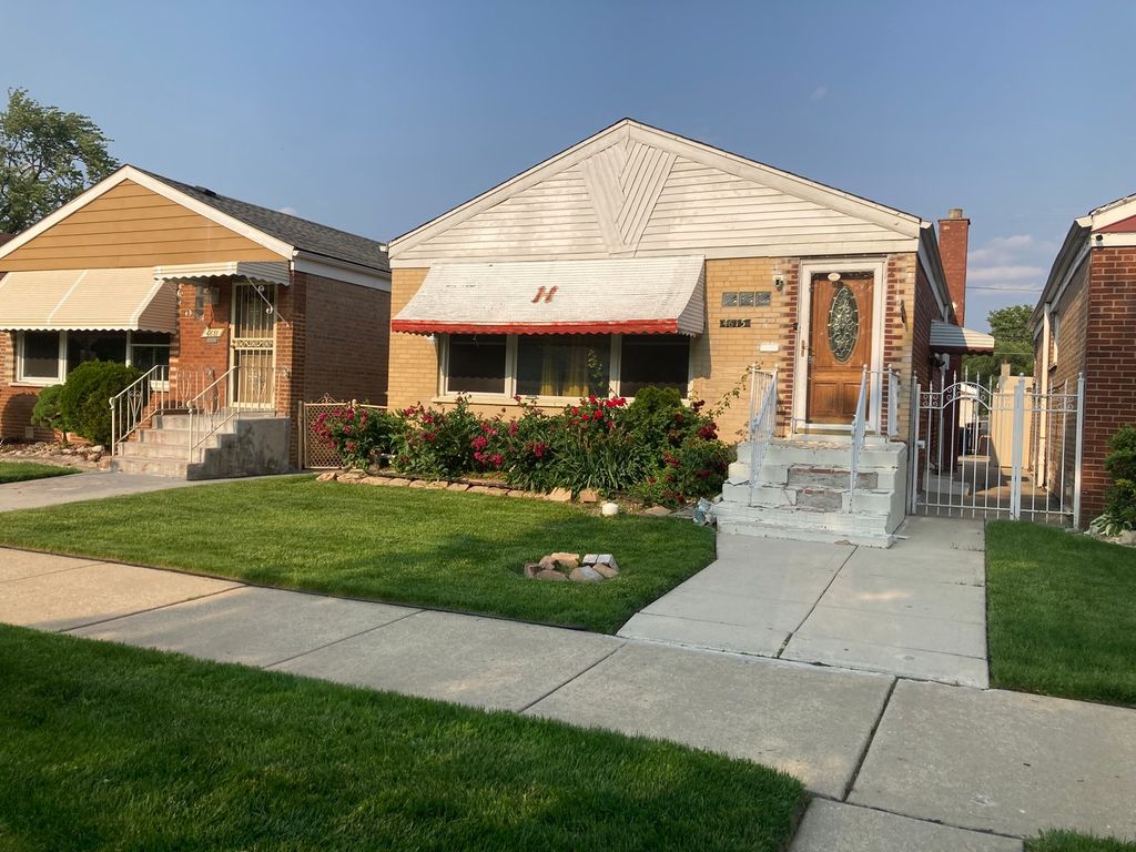4615 S Lawler Avenue, Chicago, IL 60638