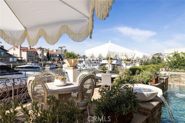 16111 Santa Barbara Lane, Huntington Beach, CA 92649