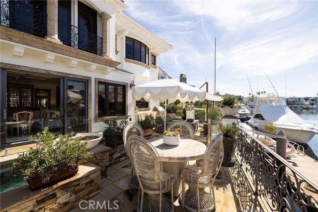 16111 Santa Barbara Lane, Huntington Beach, CA 92649