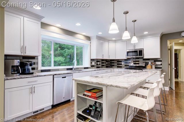 3540 Tothill Drive, Troy, MI 48084
